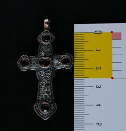 Crocetta in argento e oro basso titolo, pietre di colore, di