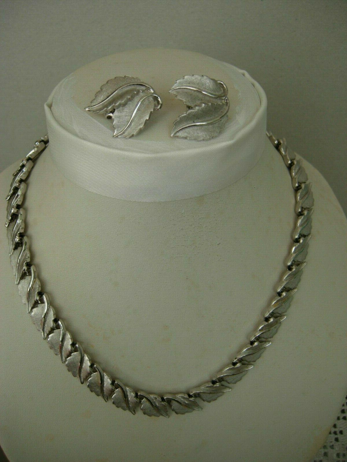 collana e orecchini c vintage america anni