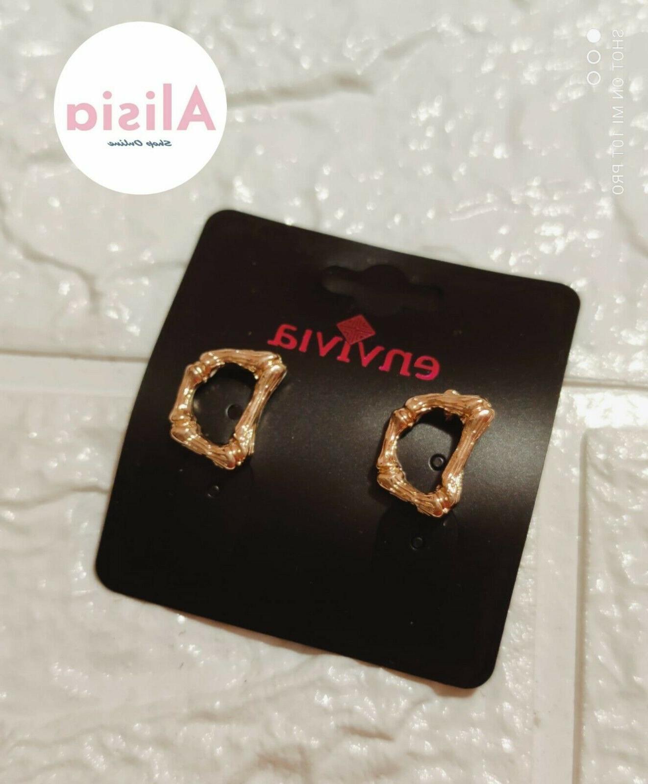 coppia orecchini lettere inziali d colore oro