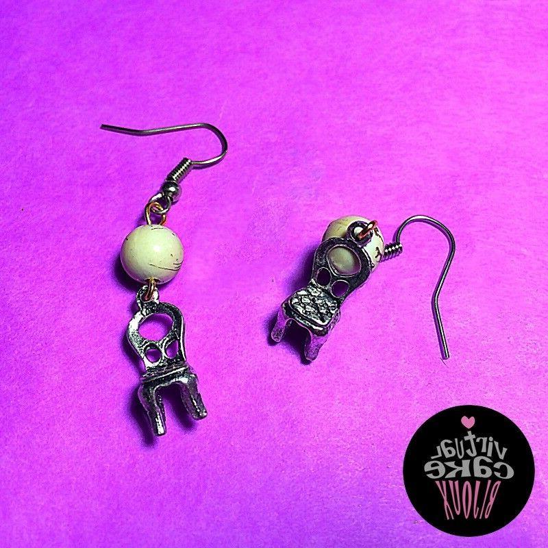 coppia orecchini sedia handmade accessori bigiotteria perle