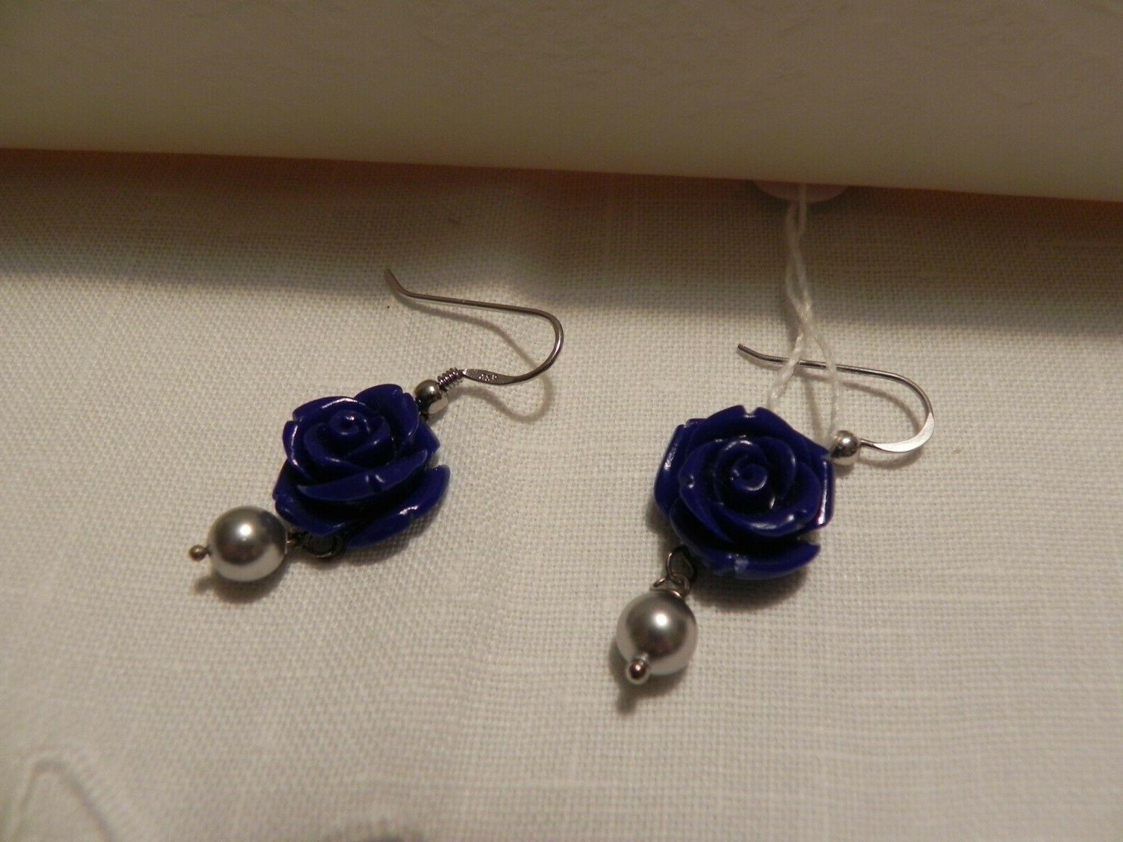 creazioni orecchini in argento con rose blu