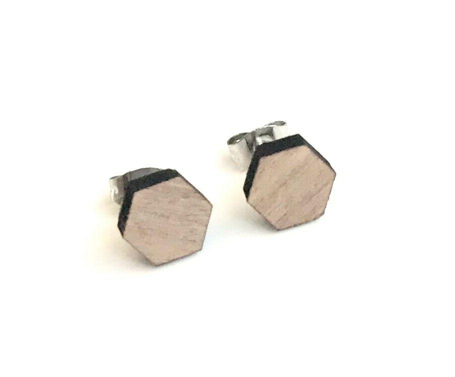 esagonale orecchio borchie in legno di noce