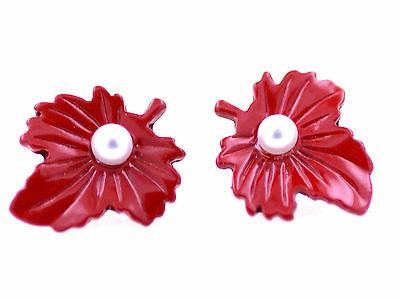 fantastico perla bianca su rosso foglia di