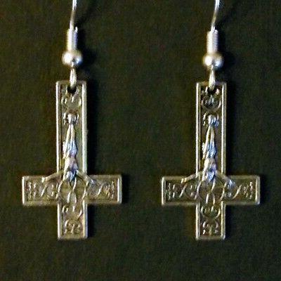 invertito croce orecchini goth deathrock horrorpunk metallo