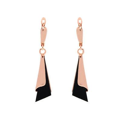 la piramide geometrica triangolare di modo ciondola