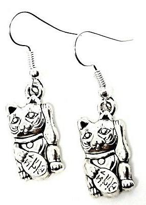 maneki orecchini fortuna gatto giapponese cinese buona