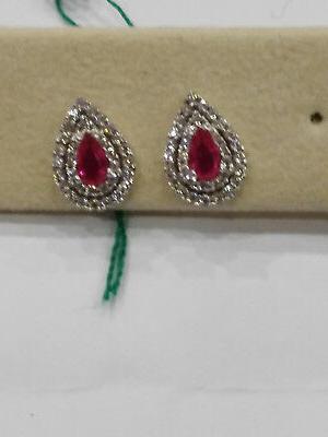 orecchini a goccia con zircone rosso in