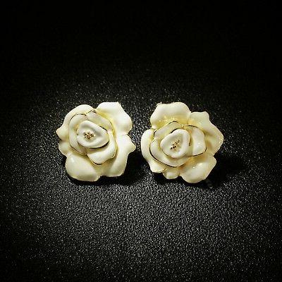 orecchini a perno dorato grandi pulci fiore