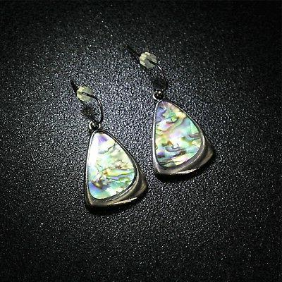 orecchini argentato nero goccia triangolo madreperla retro