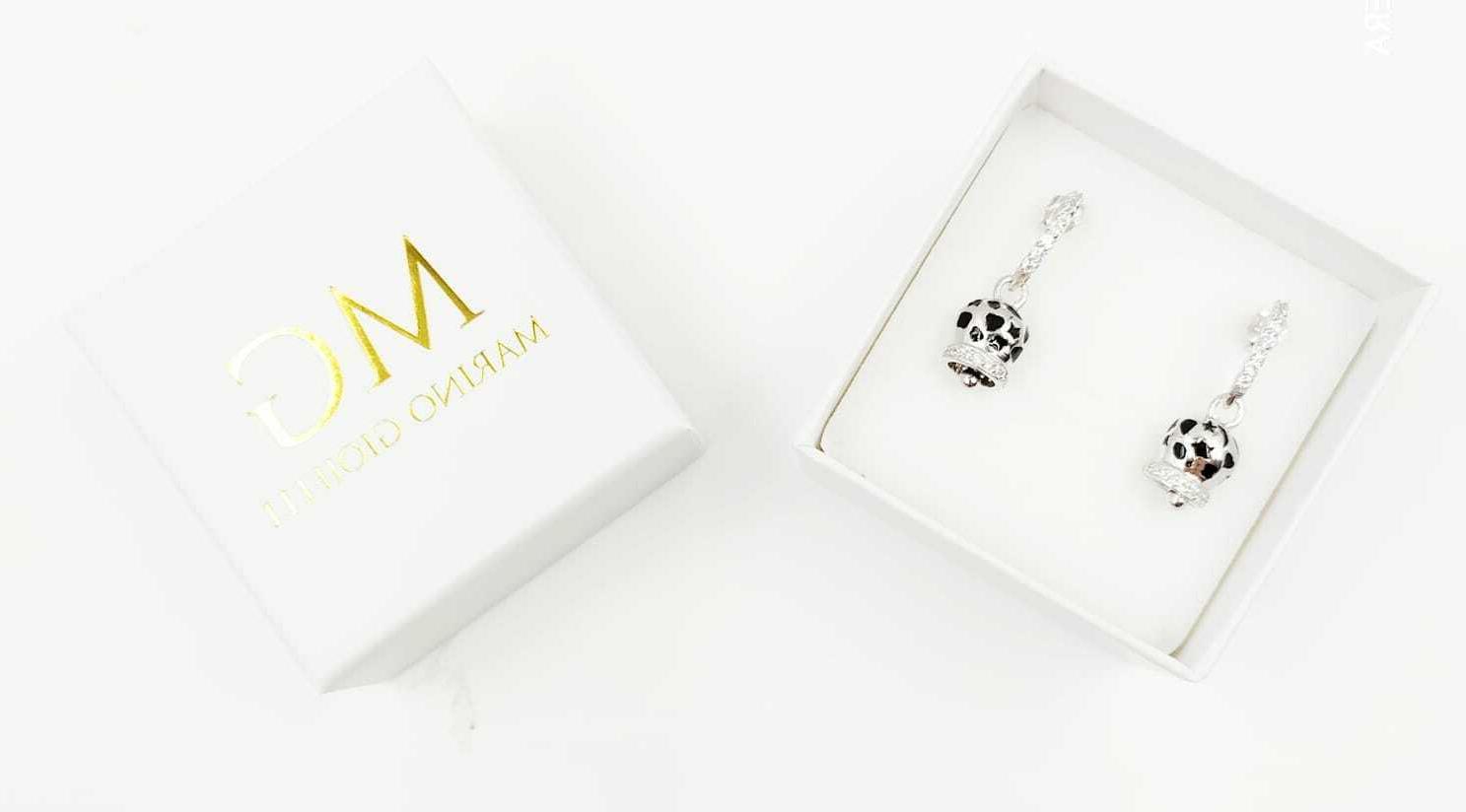 orecchini campanella traforata smaltata nero con bordo