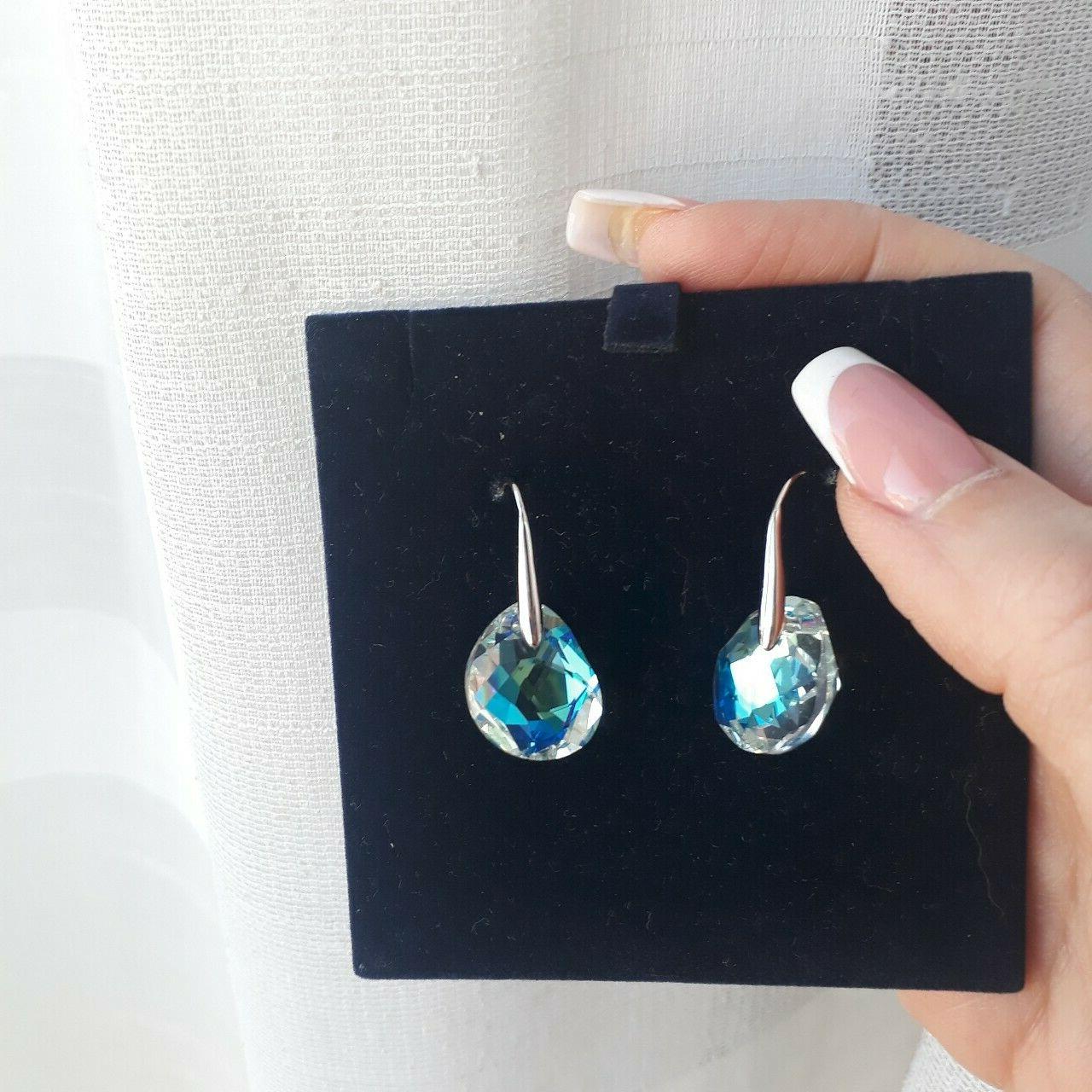 orecchini colore aurora borealis modello a monachella