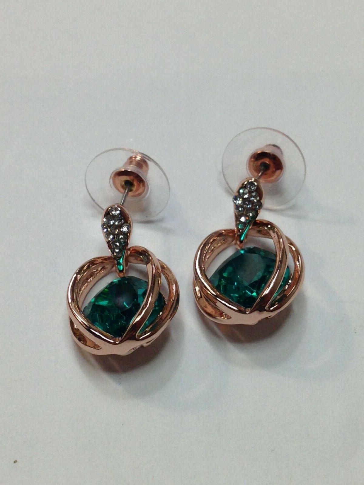 orecchini forma geometrica con pietra di colore