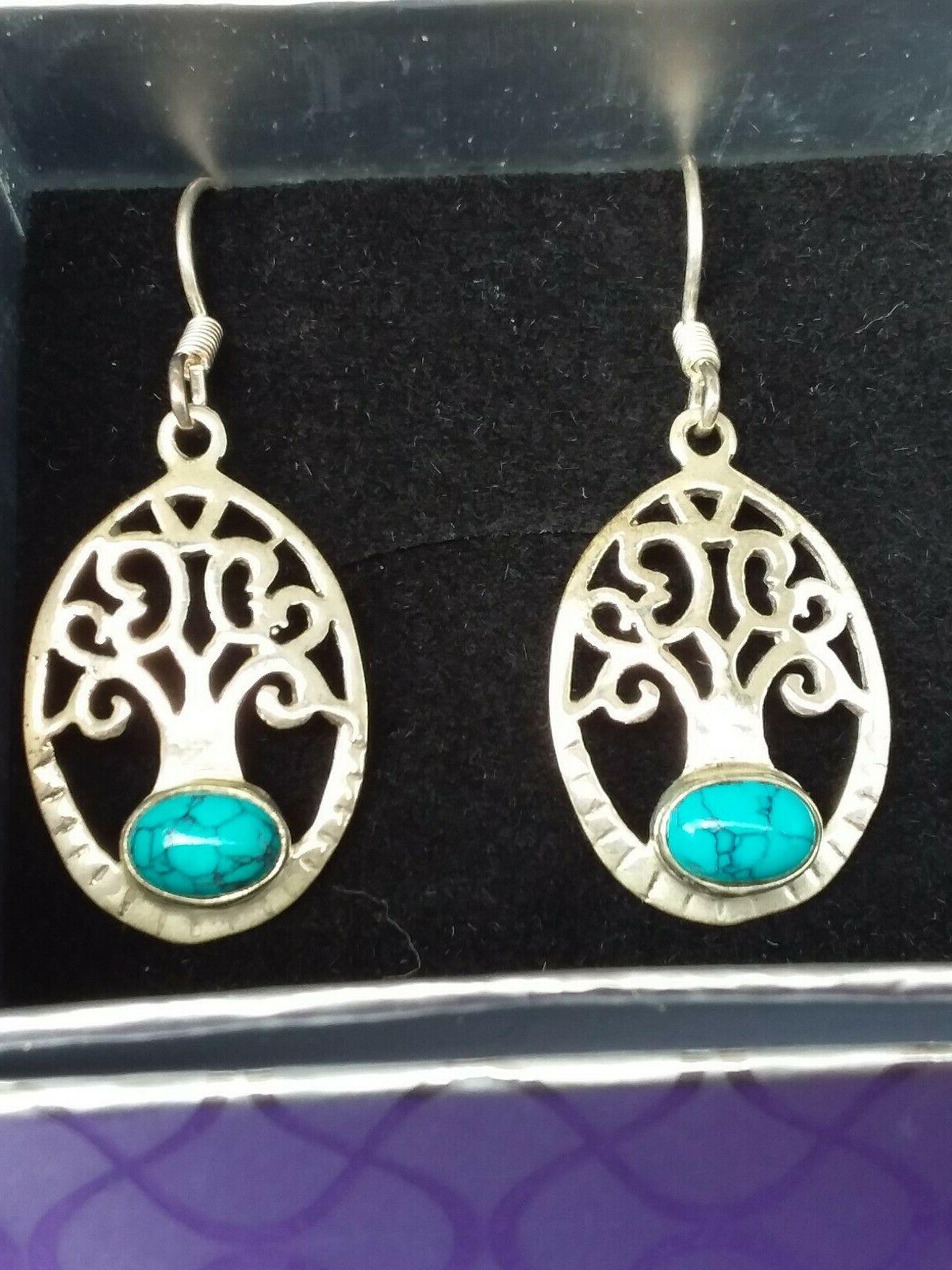 orecchini in argento con pietra dura che