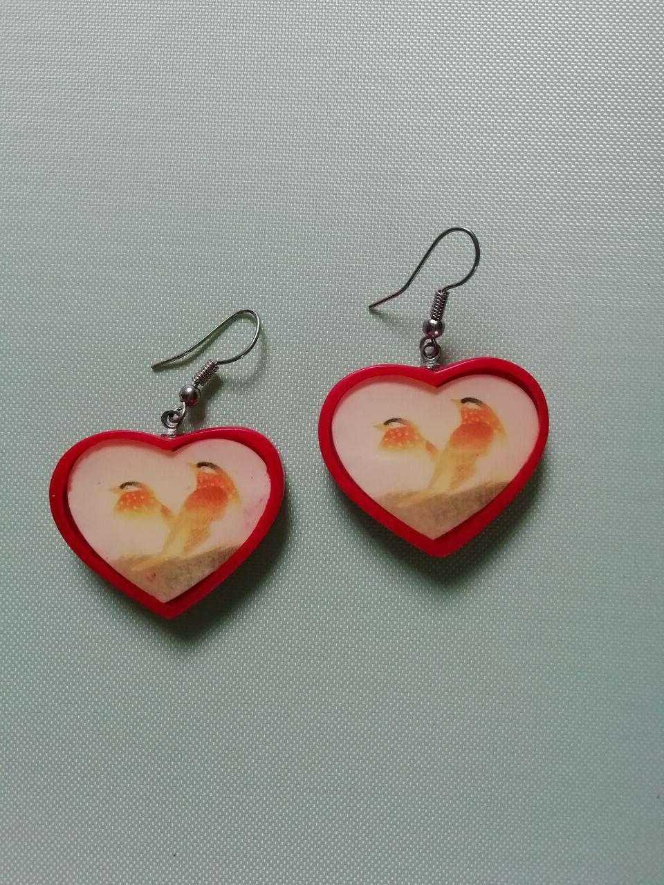 orecchini in celluloide a forma di cuore