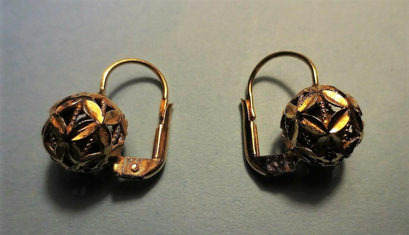 orecchini in oro giallo forma palla a