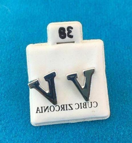 orecchini lettere v