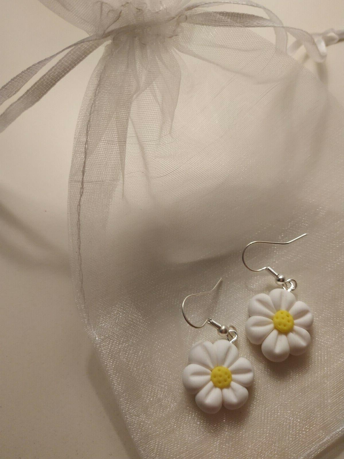 orecchini margherita in fimo fatti a mano