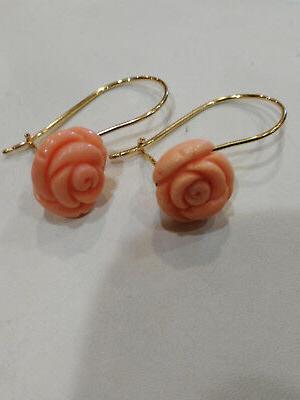 orecchini pendenti con rosa di corallo in