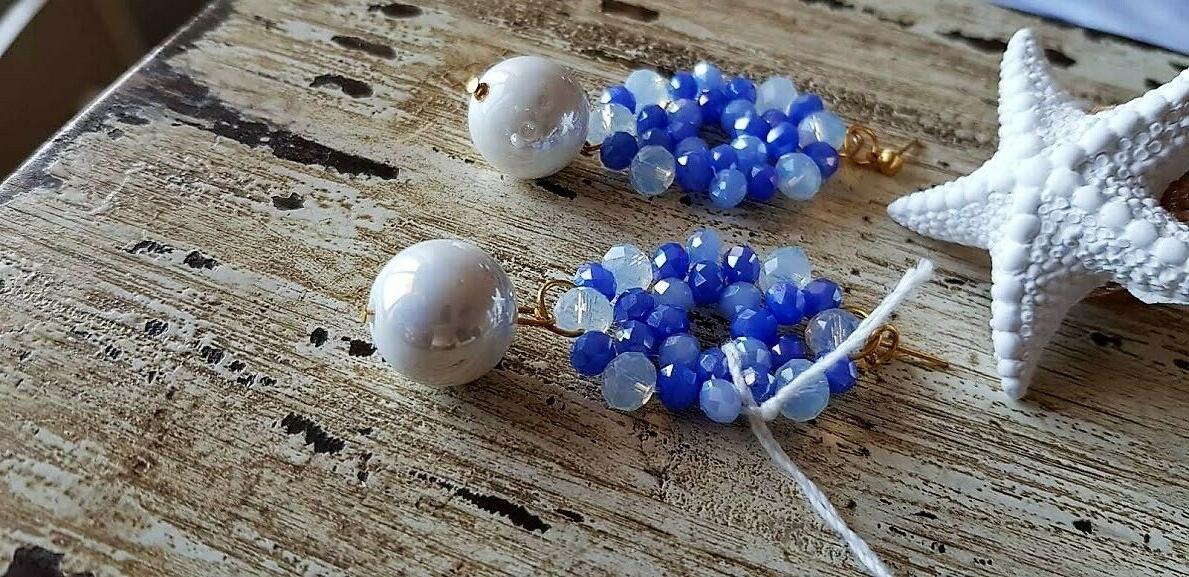 orecchini pendenti fatti a mano perline blu