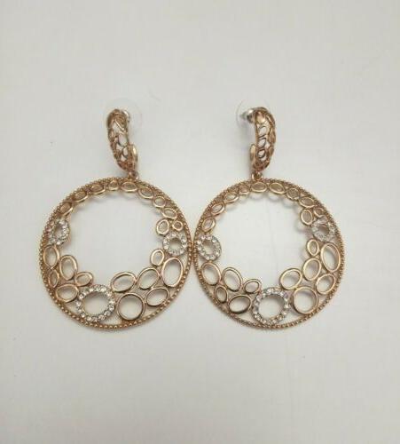 orecchini pendenti in metallo dorato con strass