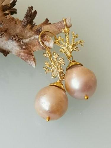 orecchini pendenti perle barocche rosa e corallo