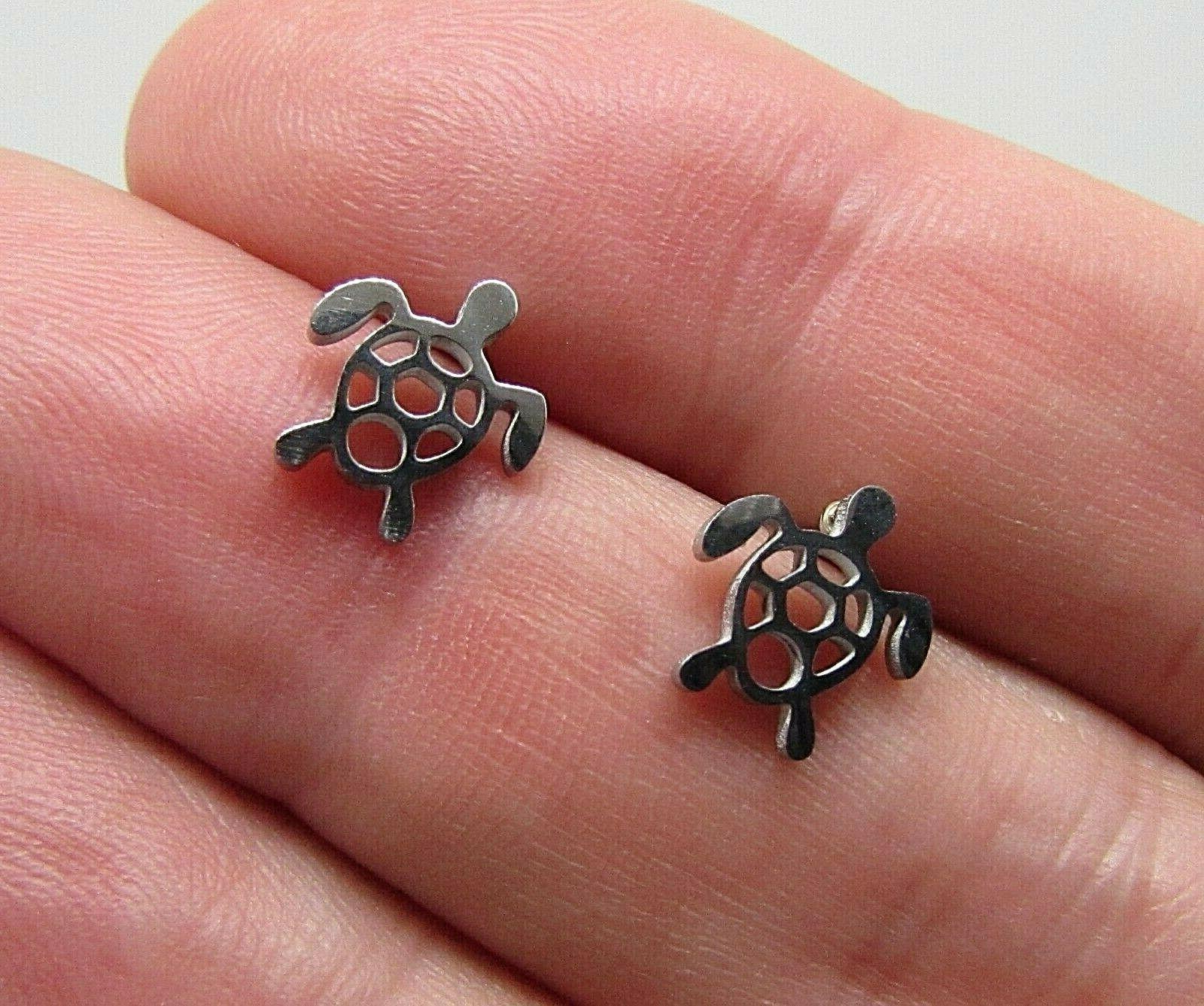 orecchini piccoli a lobo a forma di