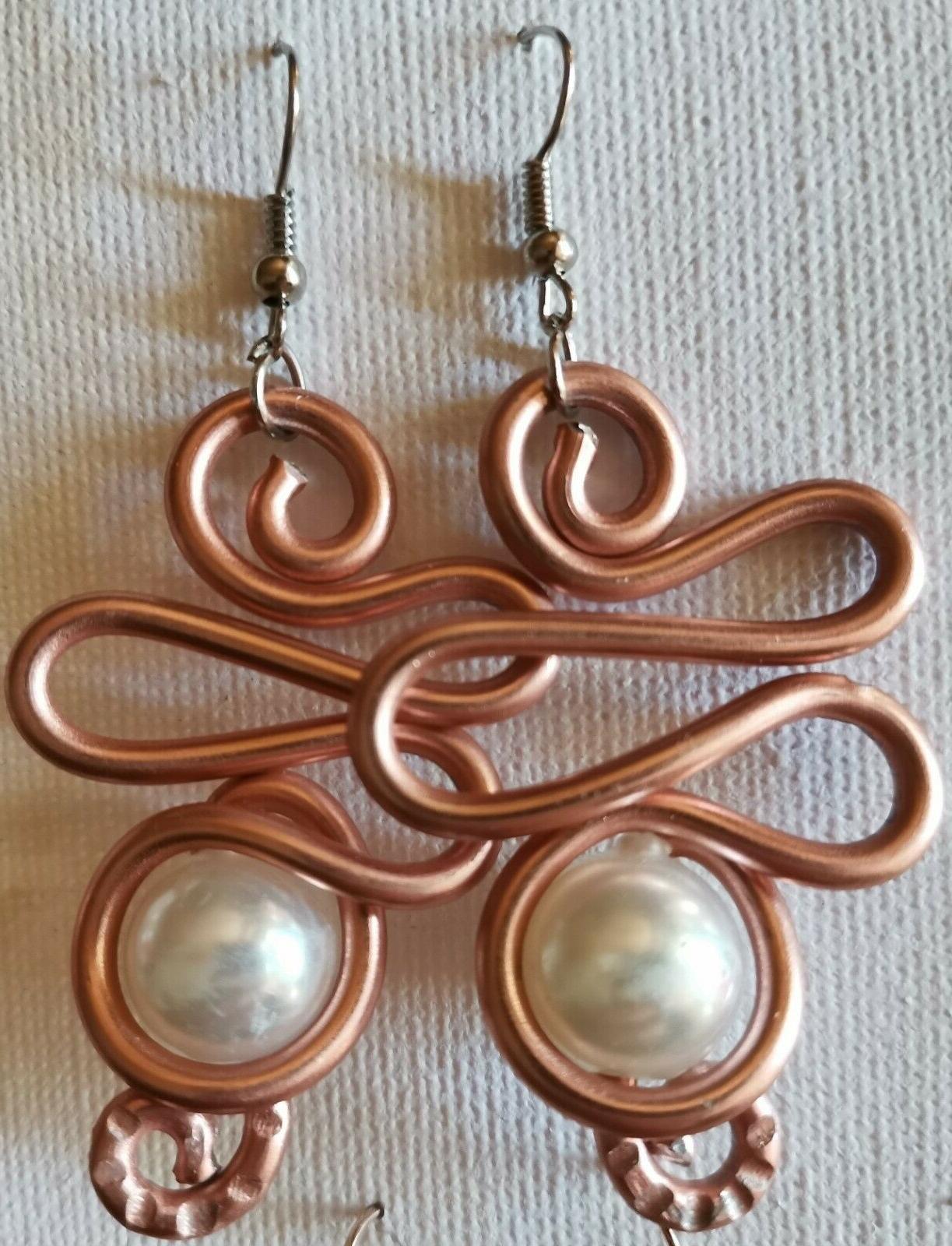 orecchini rosa antico con perla plexiglas realizzati