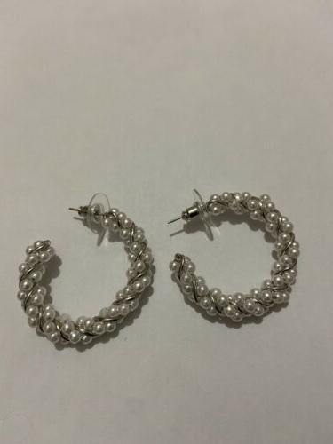 orecchini semi cerchi medi con perline bianche