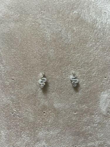 orecchini serpente con zirconi in argento 925