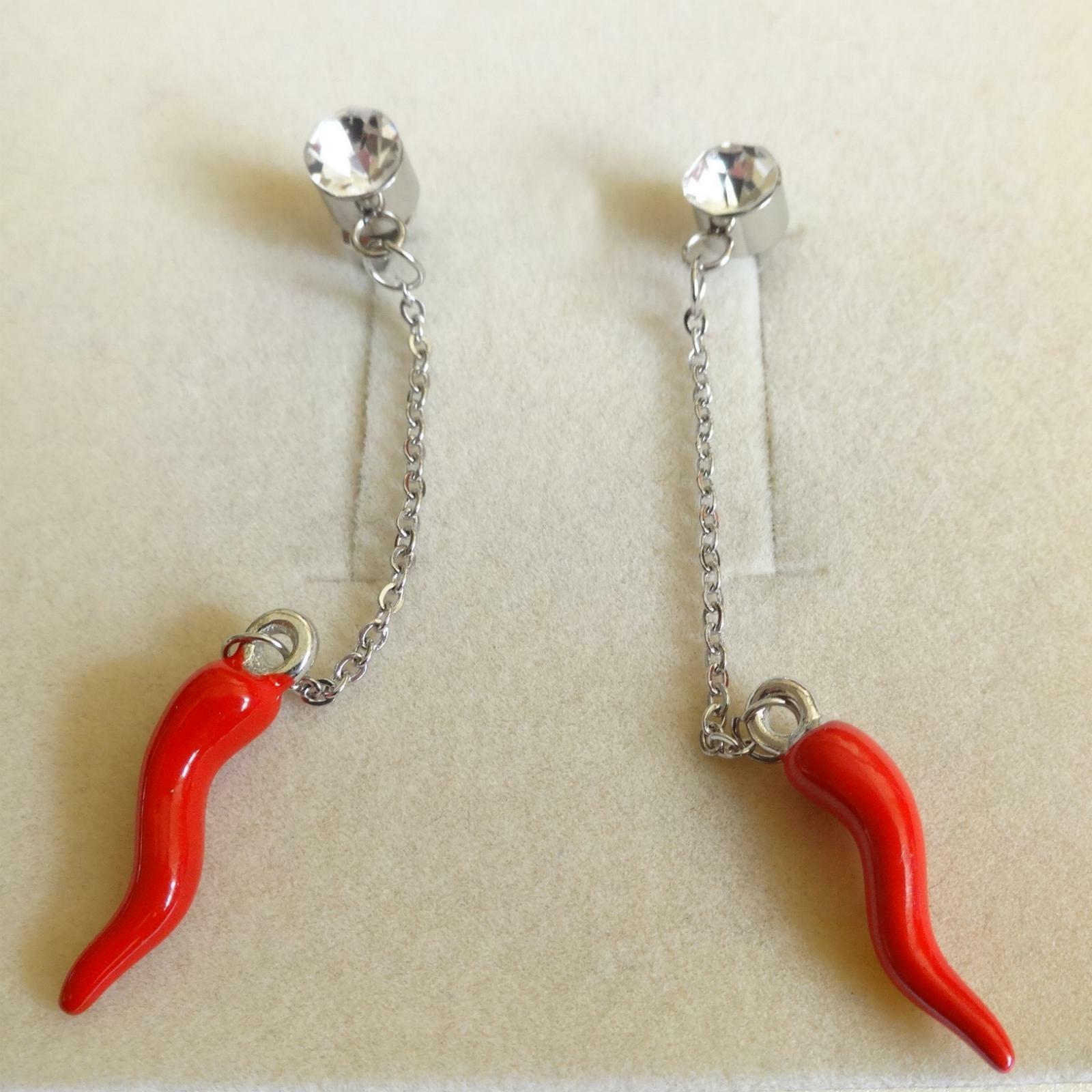 orecchini uomo donna acciaio con corno rosso