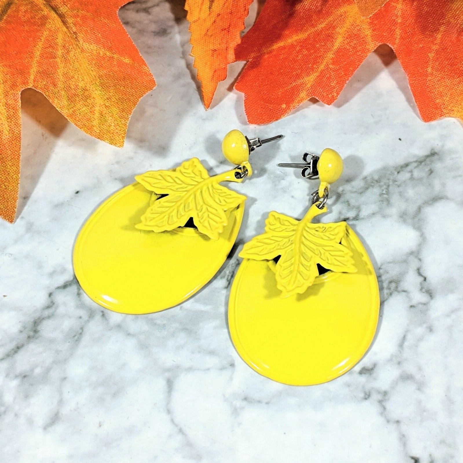 paio di vintage giallo smaltato foglia di