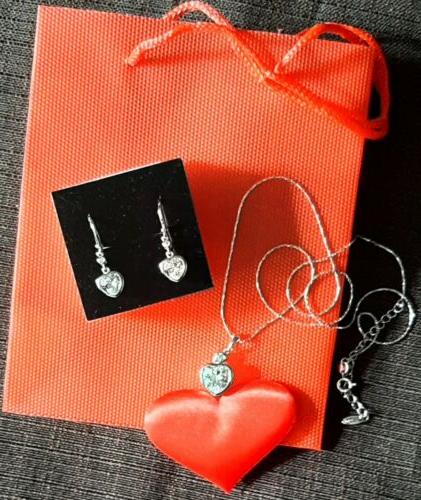 set di gioielli con zirconi a forma