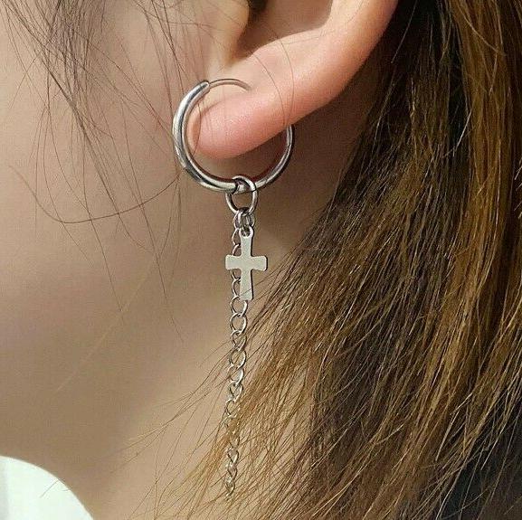 singolo con croce e catena