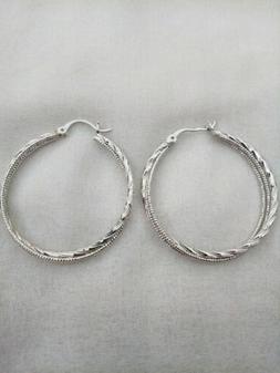 A Cerchio In Metallo Color Argento Diametro Cm 3,5 Circa