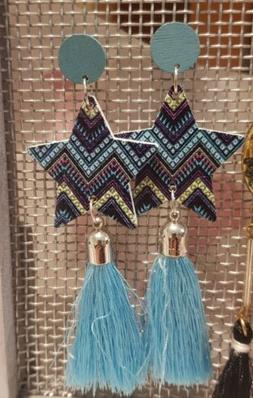 Donna Pendenti Stelle In Legno Decorato E Nappine Azzurre Pe