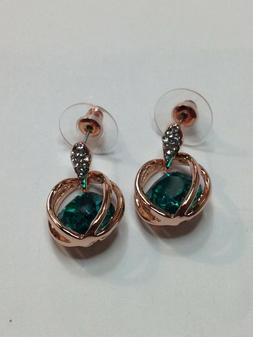 Forma Geometrica Con Pietra Di Colore Verde Tiffany