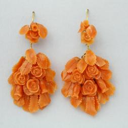 In Oro Giallo E Con Corallo Naturale Di Sciacca Stile Antich