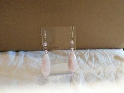 Quarzo Rosa A Goccia Con Pietra Sfaccettata. B001