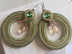 Soutache Verde E Color Pesca Dettagli In Vetro