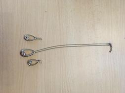 E Collana, Dew Perla Rosa. Condizioni Pari Al Nuovo.